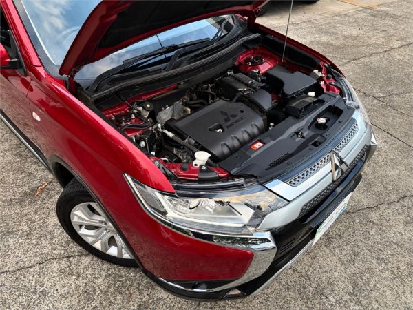 2020 Mitsubishi Outlander ZL ES image