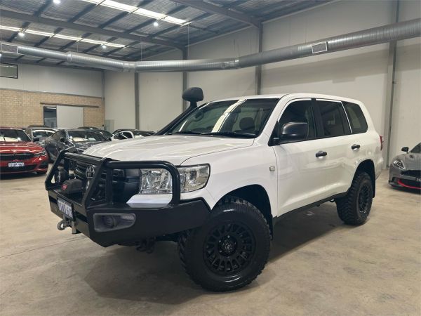 2020 TOYOTA LANDCRUISER 4D WAGON VDJ200R LC200 GX (4x4) image