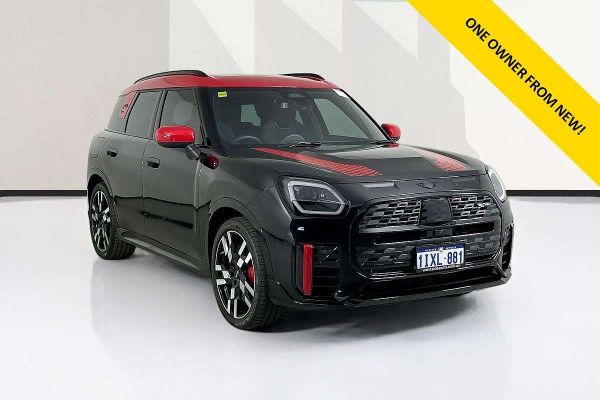 2024 MINI COUNTRYMAN JCW ALL4 FAVOURED U25 image