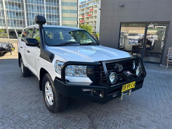 2020 TOYOTA LANDCRUISER 4D WAGON VDJ200R LC200 GX (4x4) image