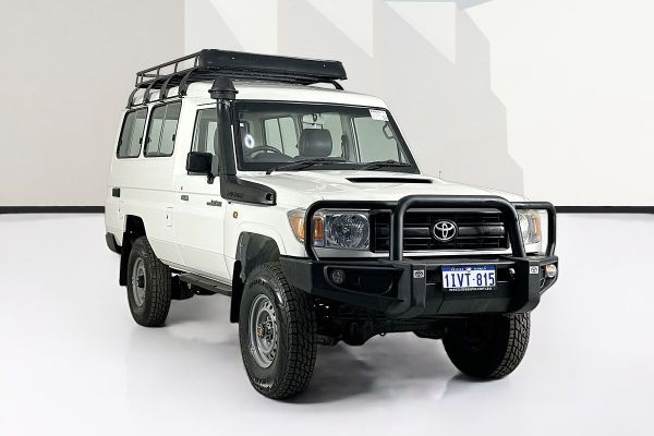 2015 Toyota LANDCRUISER WORKMATE (4x4) 11 SEAT VDJ78R MY12 UPDATE image