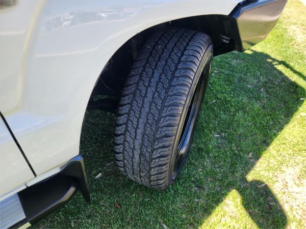 2005 TOYOTA LANDCRUISER 4D WAGON KZJ120R PRADO GX (4x4) image