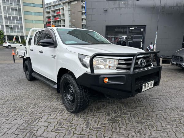 2017 TOYOTA HILUX DUAL C/CHAS GUN126R MY17 SR (4x4) image
