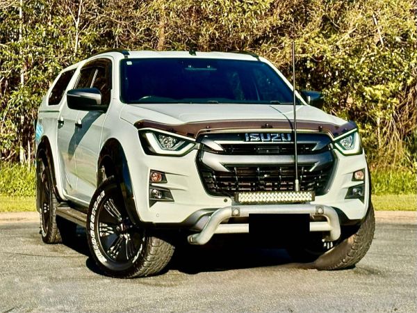 2021 ISUZU D-MAX CREW CAB UTILITY RG MY21 X-TERRAIN (4x4) image