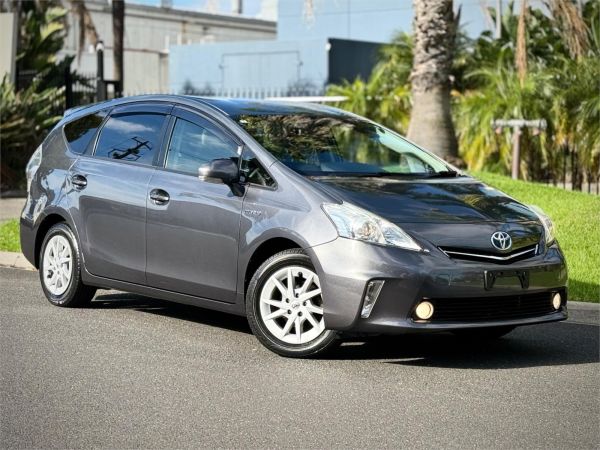 2013 Toyota Prius Alpha Wagon ZVW40 S image