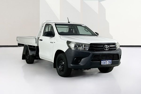 2017 Toyota HILUX WORKMATE TGN121R MY17 REAR WHEEL DRIVE image