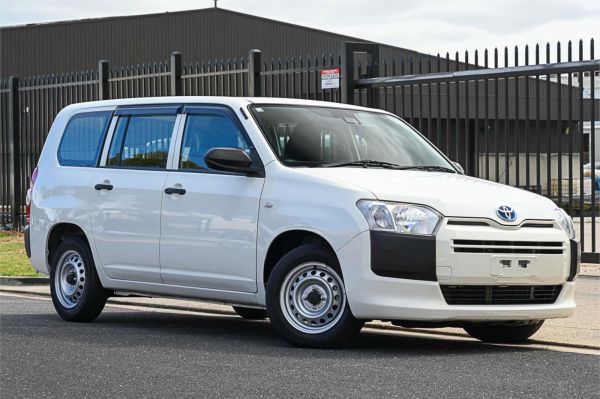 2020 Toyota ProBox Wagon NHP160 Hybrid image