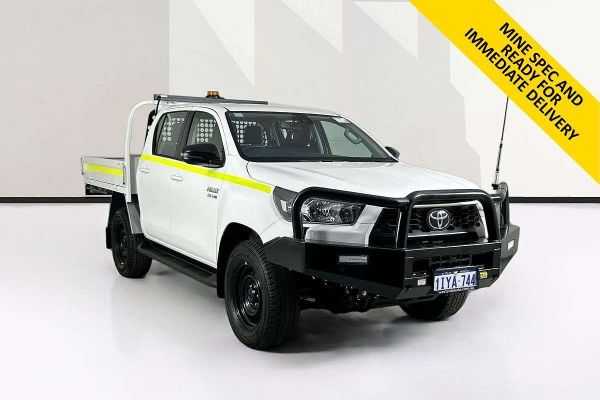2025 Toyota HILUX SR (4x4) STEEL WHEELS GUN126R RC 4X4 image