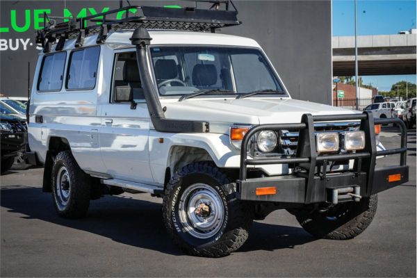 2004 Toyota Landcruiser Troopcarrier HDJ78R image