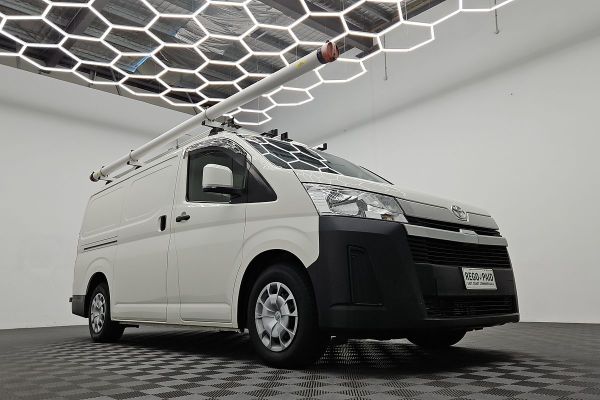 2022 Toyota Hiace GDH300R  image