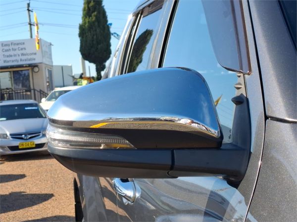 2020 Toyota Hilux GUN126R SR5 image