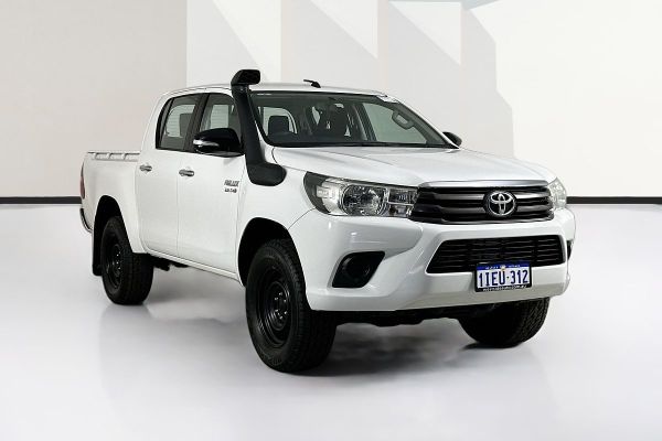 2016 Toyota HILUX SR (4x4) GUN126R 4X4 image