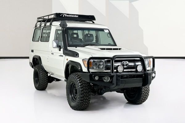 2021 Toyota LANDCRUISER 70 SERIES GXL TROOP CARRIER VDJ78R image