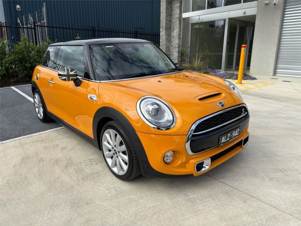 2017 MINI Hatch Hatchback F56 image