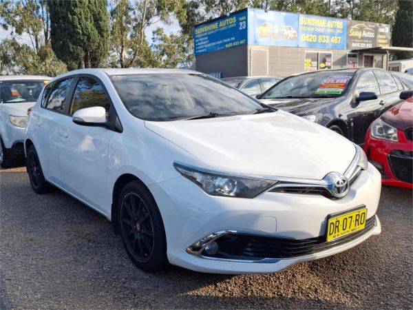 2016 Toyota Corolla Hatchback ZRE182R Ascent Sport image