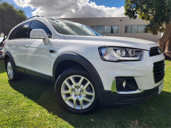2017 HOLDEN CAPTIVA 4D WAGON CG MY17 ACTIVE 7 SEATER image