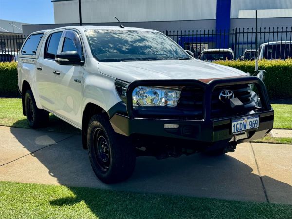 2016 TOYOTA HILUX DUAL CAB UTILITY GUN126R SR (4x4) image