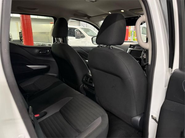 2021 Nissan Navara D23 ST image