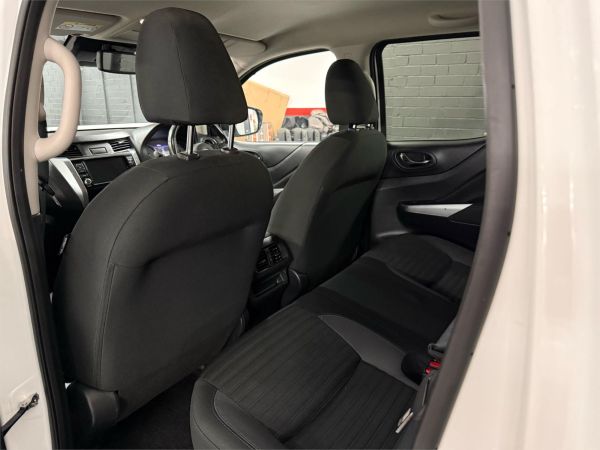2021 Nissan Navara D23 ST image