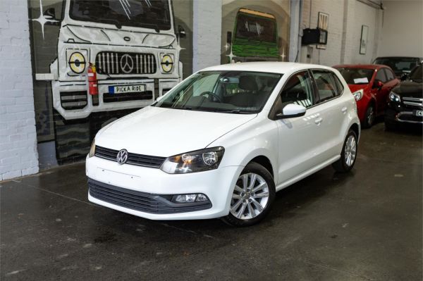 2014 VOLKSWAGEN POLO 5D HATCHBACK 6R MY15 66 TSI TRENDLINE image
