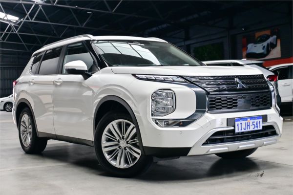 2024 Mitsubishi Outlander ZM LS image