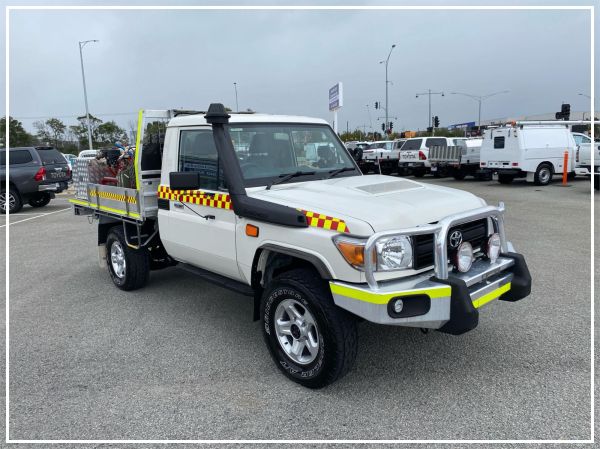 2017 Toyota Landcruiser Cab Chassis VDJ79R Workmate image