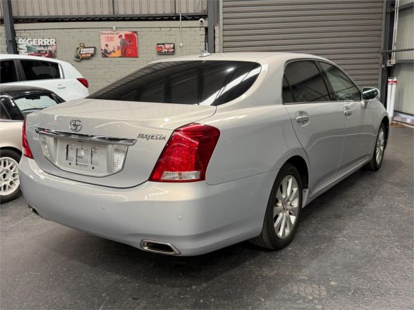 2010 Toyota Crown Sedan URS206 Majesta image