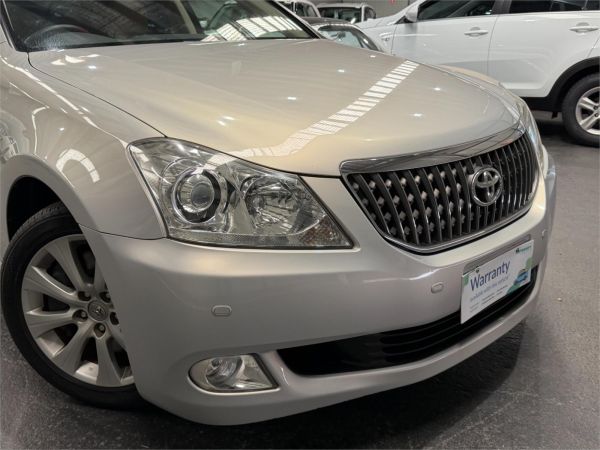2010 Toyota Crown Sedan URS206 Majesta image
