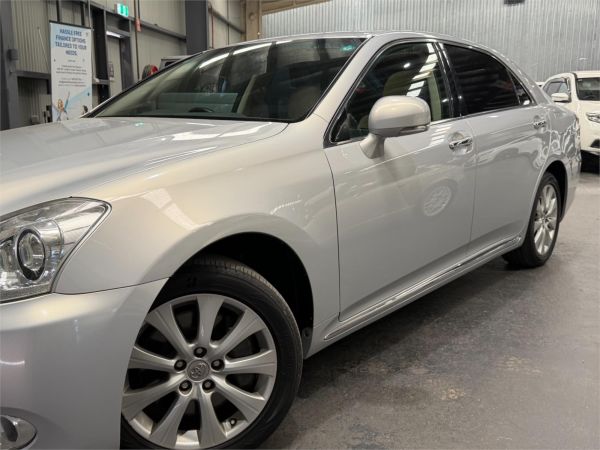 2010 Toyota Crown Sedan URS206 Majesta image