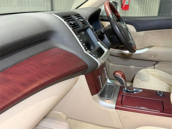 2010 Toyota Crown Sedan URS206 Majesta image
