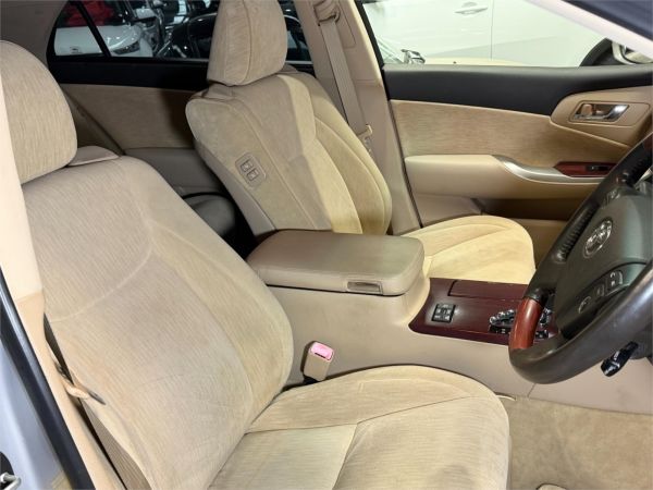 2010 Toyota Crown Sedan URS206 Majesta image