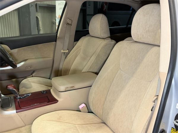 2010 Toyota Crown Sedan URS206 Majesta image