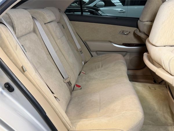 2010 Toyota Crown Sedan URS206 Majesta image
