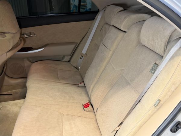 2010 Toyota Crown Sedan URS206 Majesta image