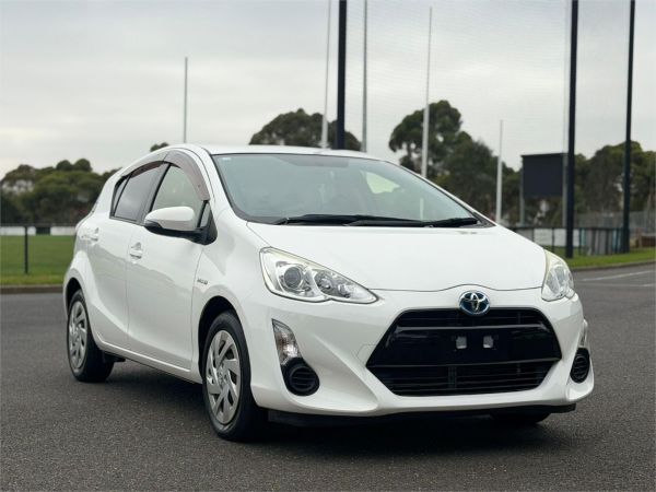 2016 Toyota Aqua Hatchback NHP10 S image