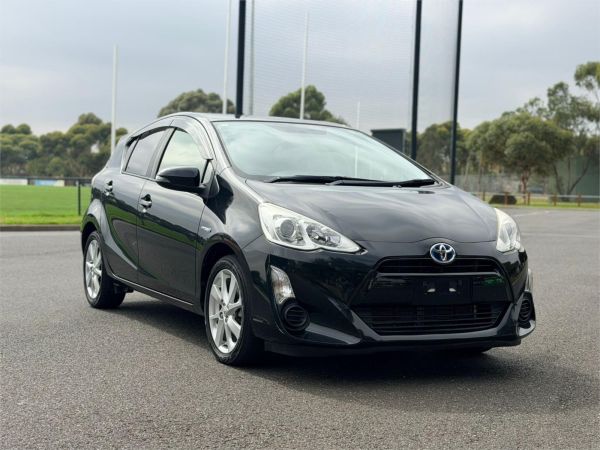 2015 Toyota Aqua Hatchback NHP10 S image