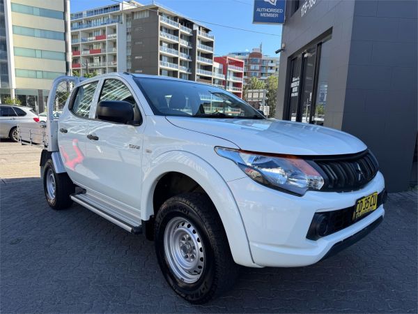 2017 MITSUBISHI TRITON DUAL C/CHAS MQ MY17 GLX (4x4) image