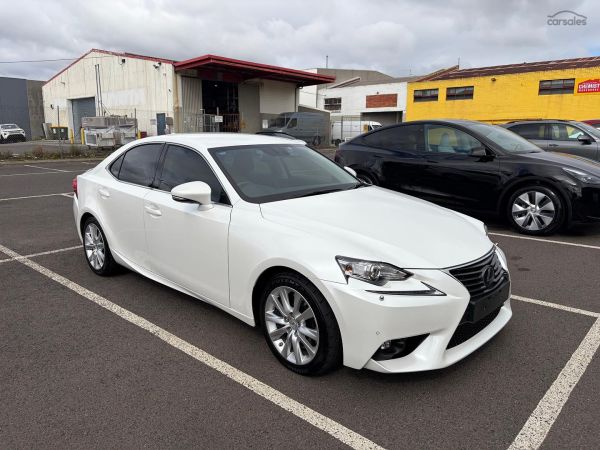 2016 Lexus IS IS200t Luxury Auto image