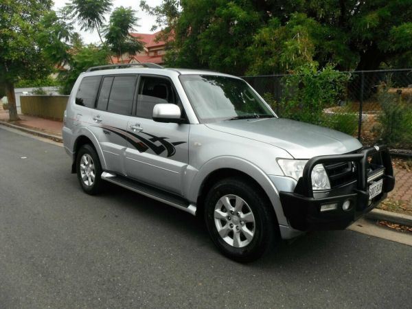2013 Mitsubishi Pajero NW MY14 GLX-R LWB (4x4) Silver 5 Speed Auto Sports Mode Wagon image
