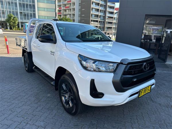 2023 TOYOTA HILUX X CAB C/CHAS GUN126R SR (4x4) image