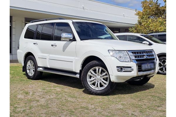 2016 Mitsubishi Pajero Exceed NX image