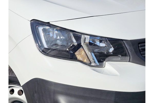 2023 Peugeot Partner Pro image