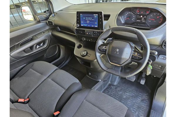 2023 Peugeot Partner Pro image