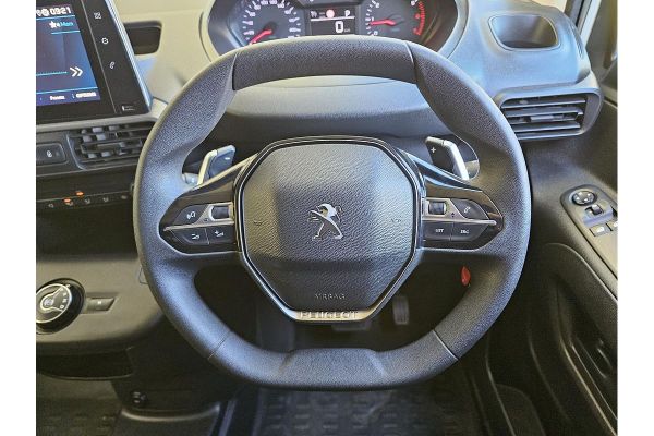 2023 Peugeot Partner Pro image
