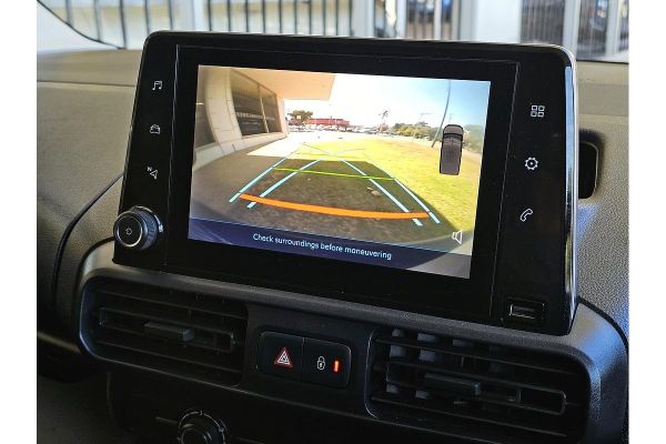 2023 Peugeot Partner Pro image