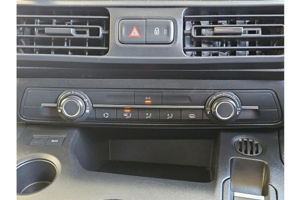 2023 Peugeot Partner Pro image