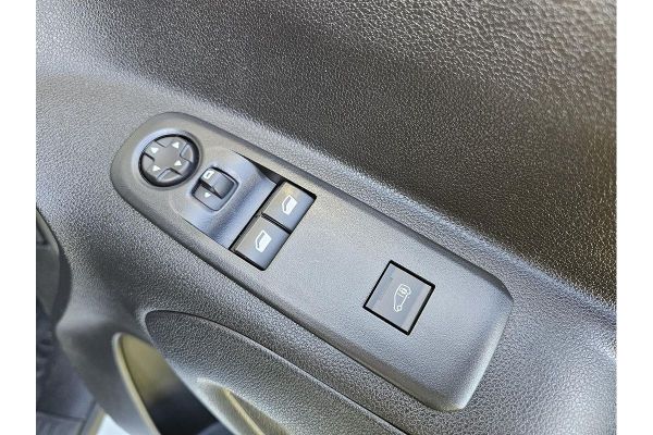 2023 Peugeot Partner Pro image