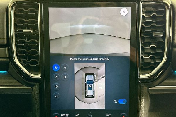 2024 Ford Everest Platinum image