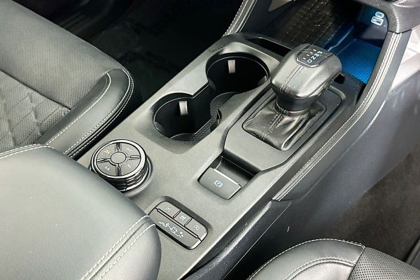 2024 Ford Everest Platinum image