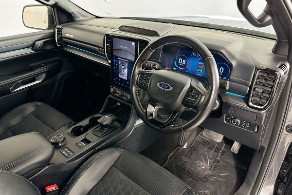 2024 Ford Everest Platinum image